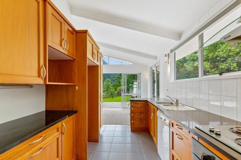 Photo of property in 18 Upland Road, Huia, Auckland, 0604