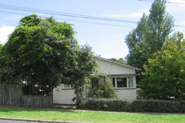 Photo of property in 43 Kiwi Road, Stanley Point, Auckland, 0624