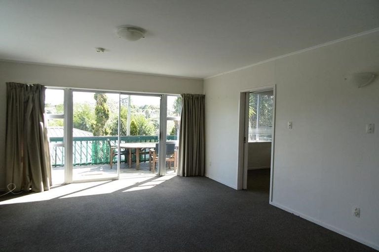 Photo of property in 1/11 Cassia Place, Sunnynook, Auckland, 0620