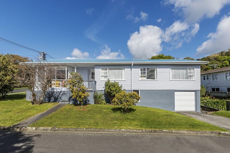 Photo of property in 4 Pembroke Street, Tawa, Wellington, 5028