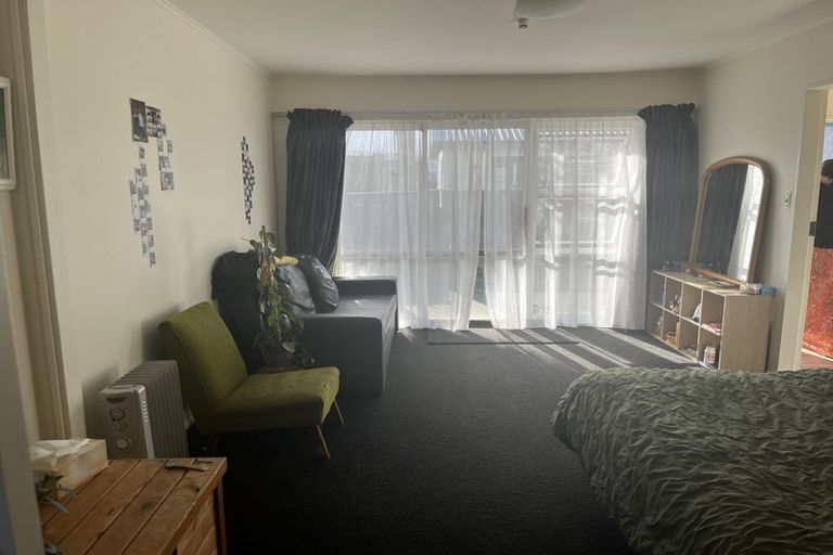 Photo of property in 15a Craddock Street, Waterloo, Lower Hutt, 5011
