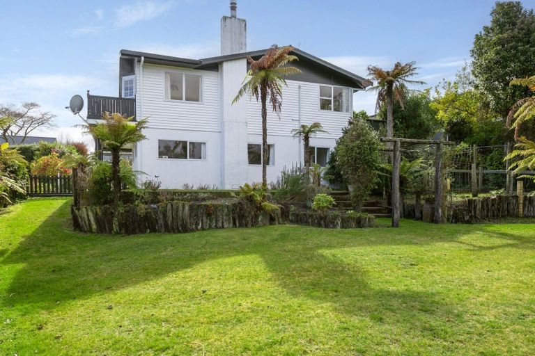 Photo of property in 7 Titoki Avenue, Waipahihi, Taupo, 3330