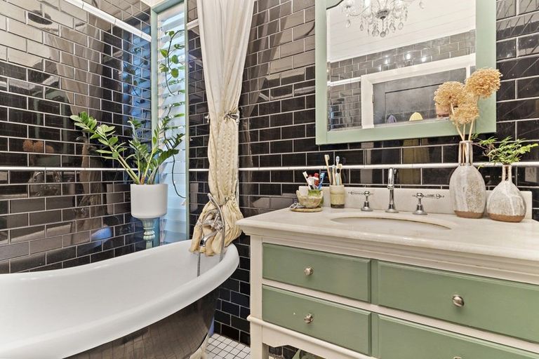 Photo of property in 10 Venice Street, Martinborough, 5711