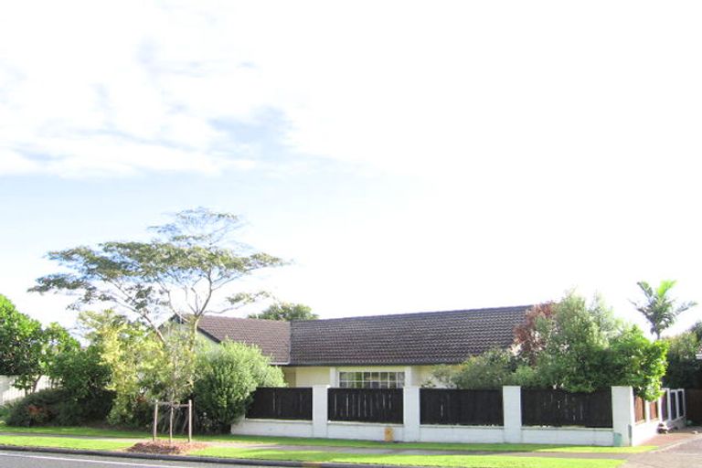 Photo of property in 165 Prince Regent Drive, Farm Cove, Auckland, 2012