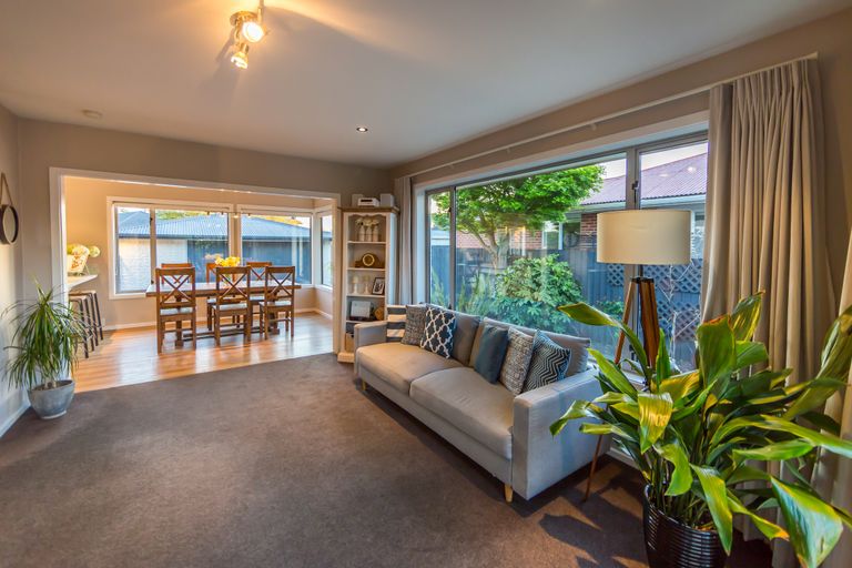 Photo of property in 211 Condell Avenue, Papanui, Christchurch, 8053