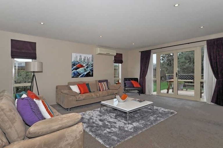 Photo of property in 17 Jasper Place, Northwood, Christchurch, 8051