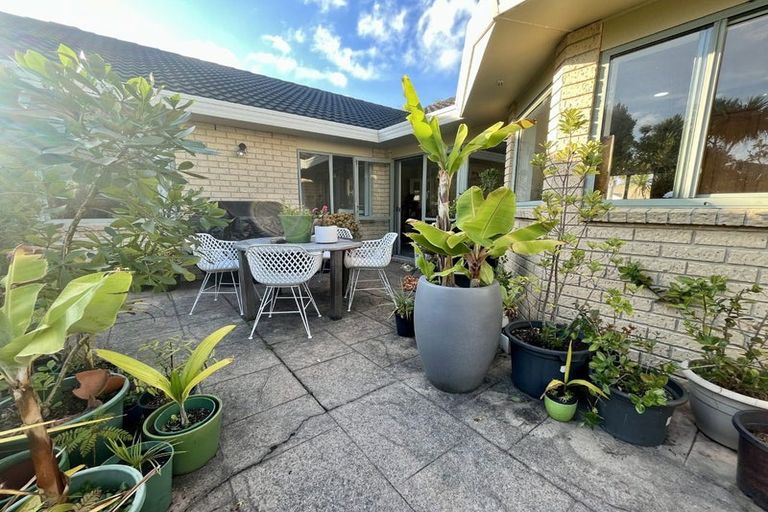 Photo of property in 179 Lakeside Drive, Orewa, 0931