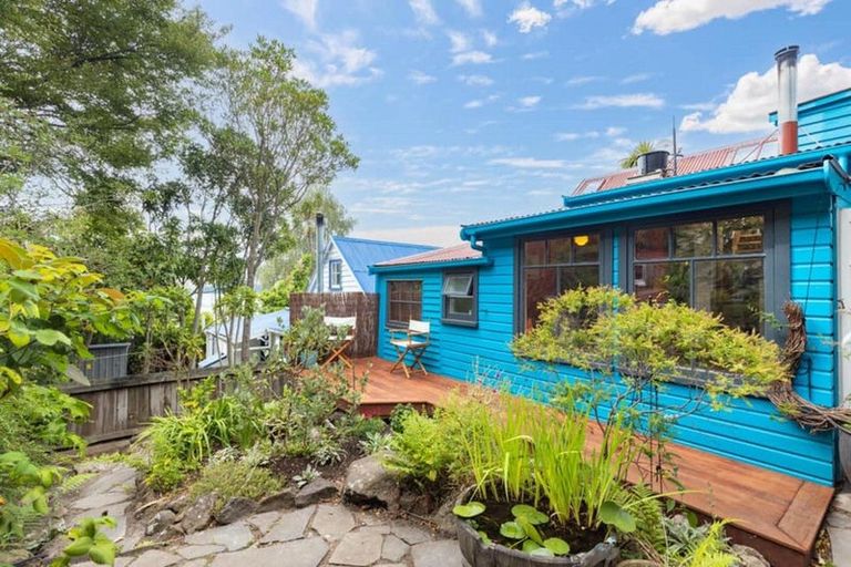 Photo of property in 38 Voelas Road, Lyttelton, 8082