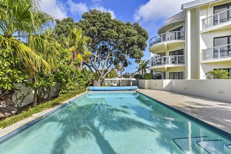 Photo of property in 26/4e Collins Street, Takapuna, Auckland, 0622