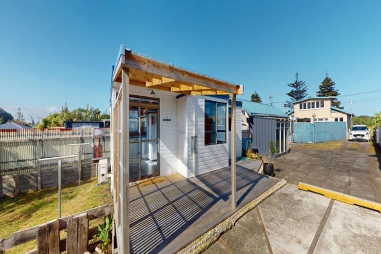 Photo of property in 26 Seafront Road, Castlecliff, Whanganui, 4501