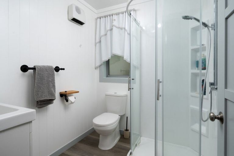 Photo of property in 32 Main Road, Havelock, 7100