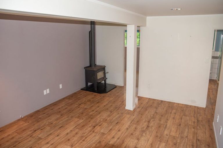 Photo of property in 42 Walker Road West, Aongatete, 3178