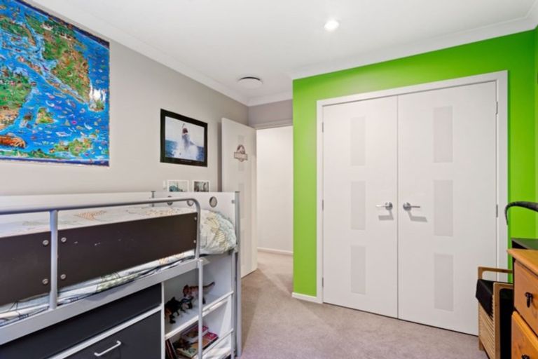 Photo of property in 5 Catlins Place, Fairview Heights, Auckland, 0632