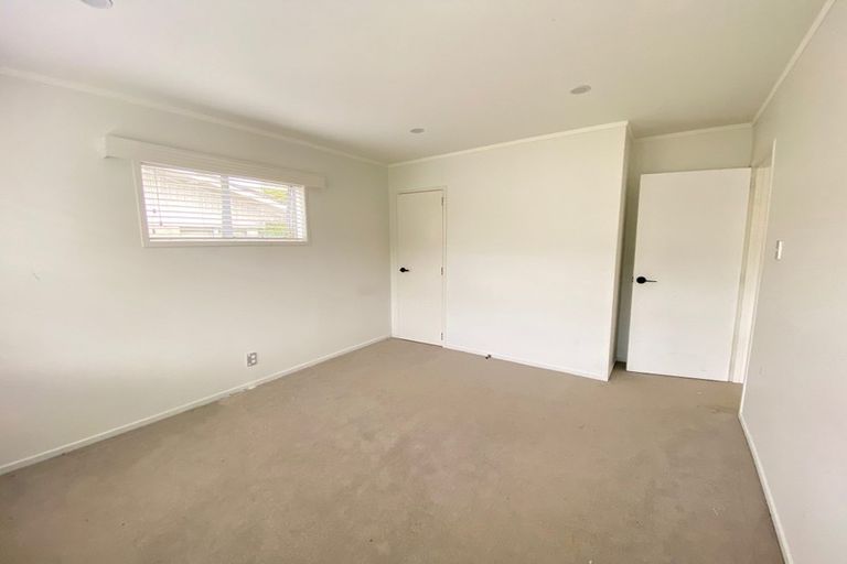 Photo of property in 1/36 Sandiacre Way, Browns Bay, Auckland, 0630