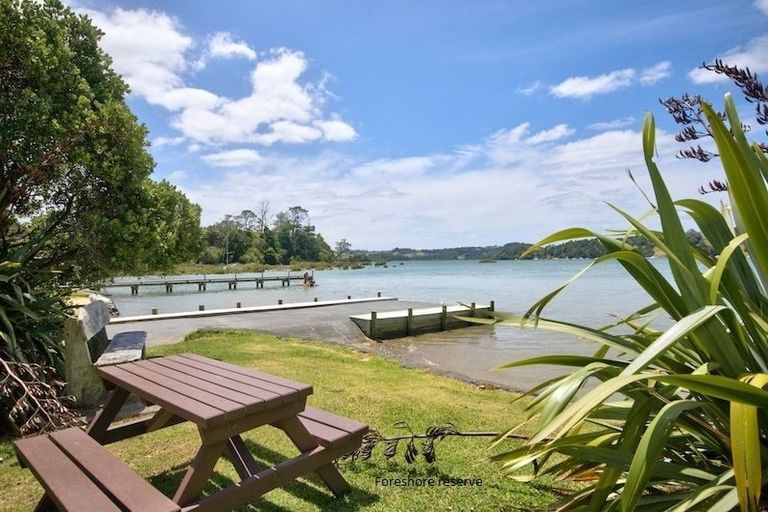 Photo of property in 17 Lysnar Road, Matakana, Warkworth, 0985
