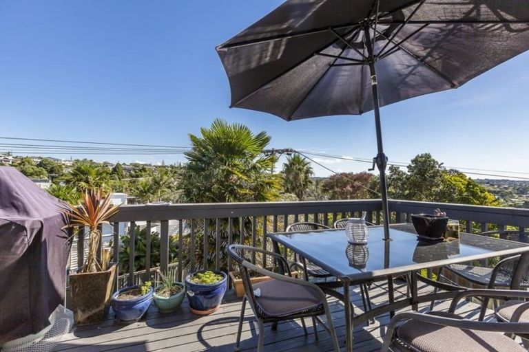 Photo of property in 3/283 Glenfield Road, Glenfield, Auckland, 0629