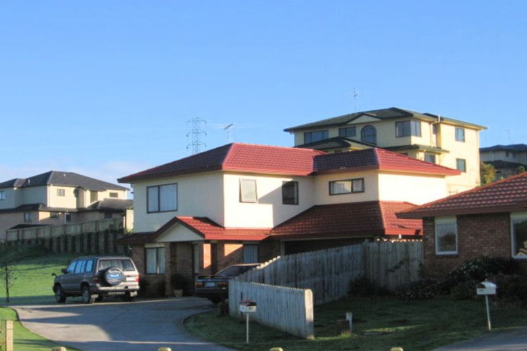 Photo of property in 51 De Havilland Drive, Goodwood Heights, Auckland, 2105