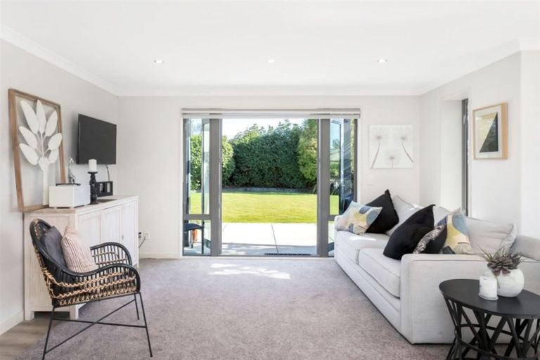 Photo of property in 4 Meadowcroft Lane, Harewood, Christchurch, 8051