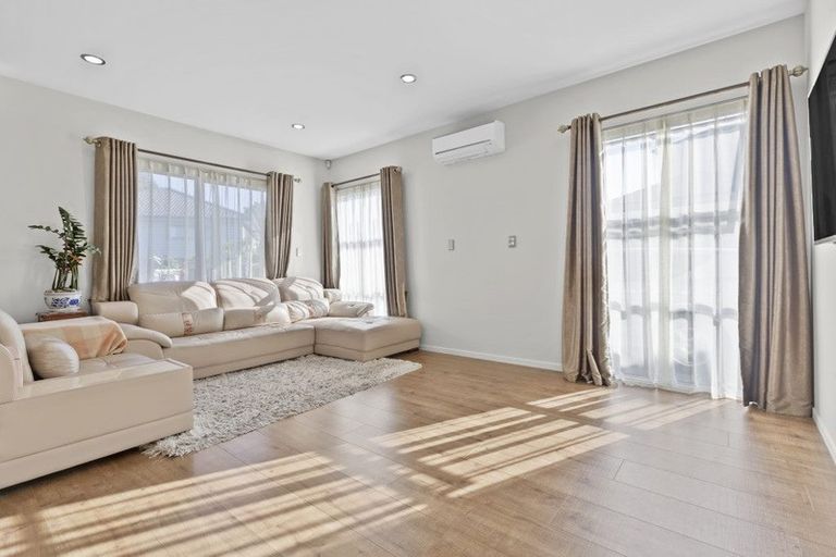 Photo of property in 21b Stamford Crescent, Flat Bush, Auckland, 2019