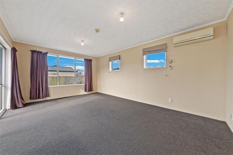 Photo of property in 5 Sophora Place, Parklands, Christchurch, 8083