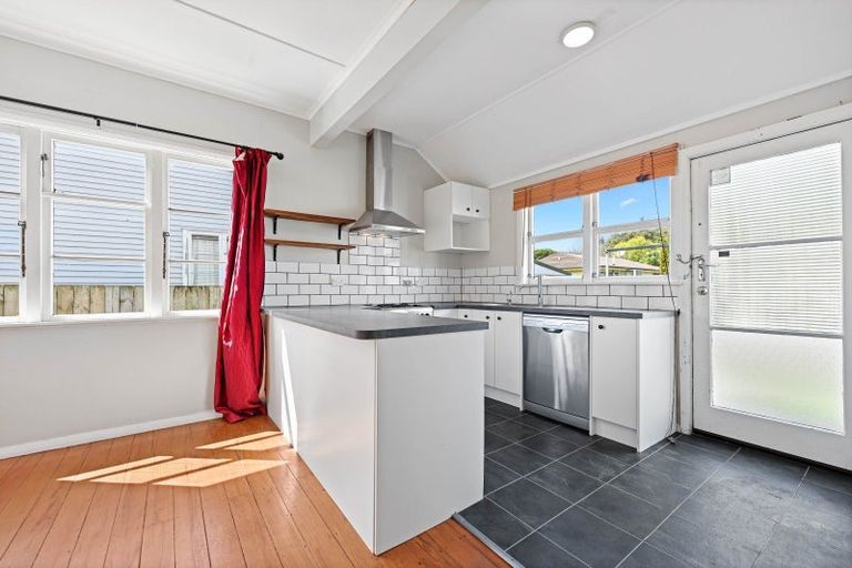 Photo of property in 48 Claude Street, Fairfield, Hamilton, 3214