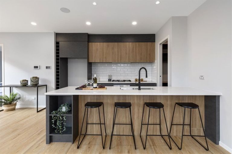 Photo of property in 51 Vinistra Road, Kumeu, 0810