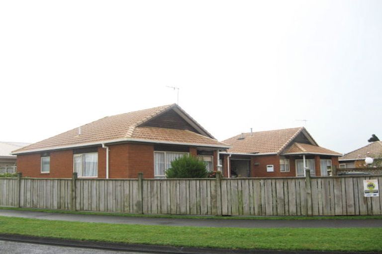 Photo of property in 12 Park Lane, Waitara, 4320