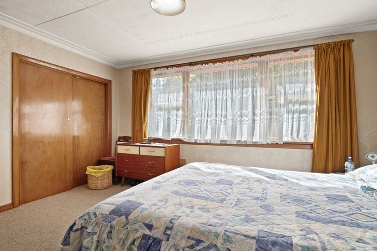 Photo of property in 87 Kaikorai Valley Road, Glenross, Dunedin, 9011