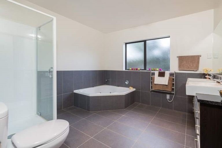 Photo of property in 27 Helvetia Drive, Browns Bay, Auckland, 0630