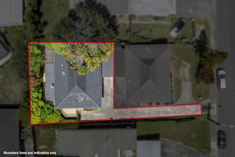 Photo of property in 2/89 Diana Drive, Glenfield, Auckland, 0627