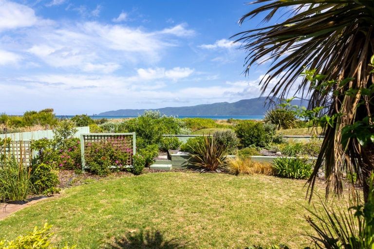 Photo of property in 73 Manly Street, Paraparaumu Beach, Paraparaumu, 5032
