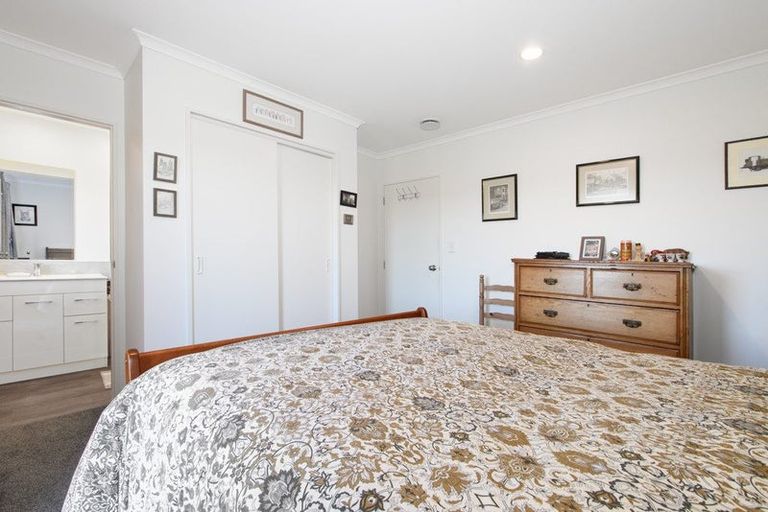 Photo of property in 76 Oteki Park Drive, Welcome Bay, Tauranga, 3112