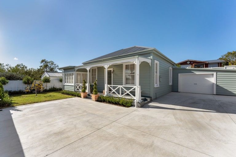 Photo of property in 9 Mayfair Place, Westown, New Plymouth, 4310