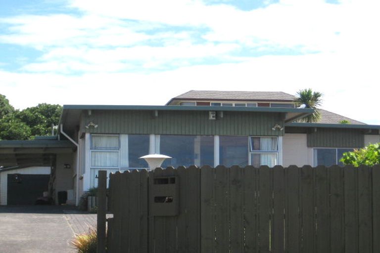 Photo of property in 64 Gulf View Road, Murrays Bay, Auckland, 0630