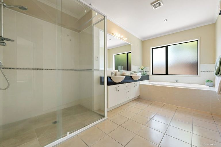 Photo of property in 12 Sheddings Lane, East Tamaki, Auckland, 2016