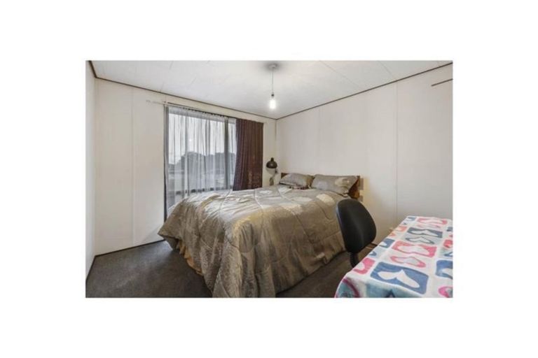 Photo of property in 2/27 Nearco Street, Randwick Park, Auckland, 2105