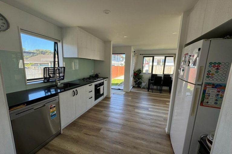 Photo of property in 20 Tamariki Avenue, Kelston, Auckland, 0602