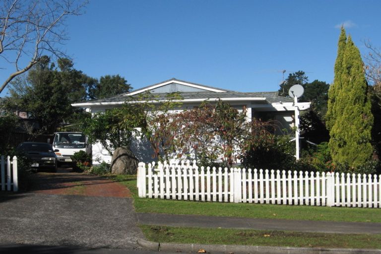 Photo of property in 4 Montego Place, Weymouth, Auckland, 2103