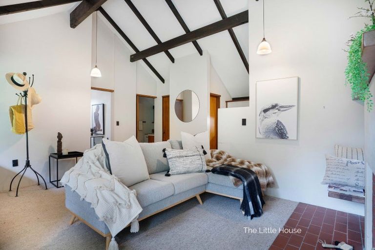 Photo of property in 12 Kempton Street, Greytown, 5712