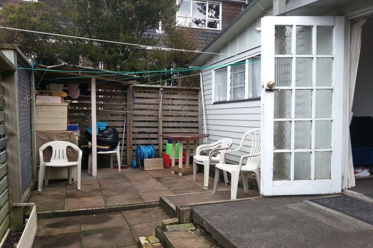 Photo of property in 2/30 Cresta Avenue, Beach Haven, Auckland, 0626