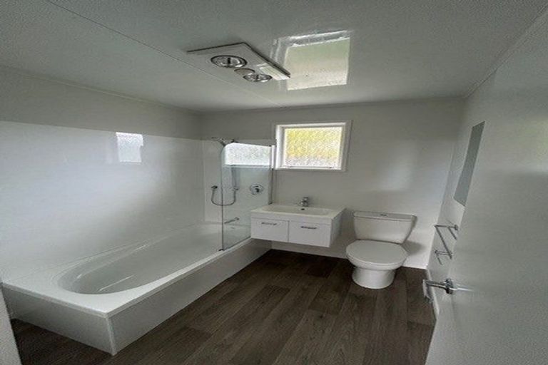 Photo of property in 24 Manaia View Road, One Tree Point, 0118