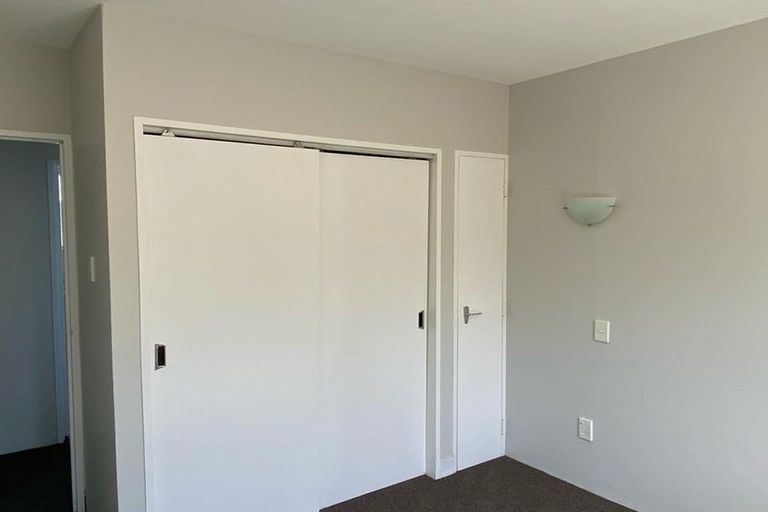 Photo of property in Grafon Court Flats, 5/53 Grafton Road, Roseneath, Wellington, 6011