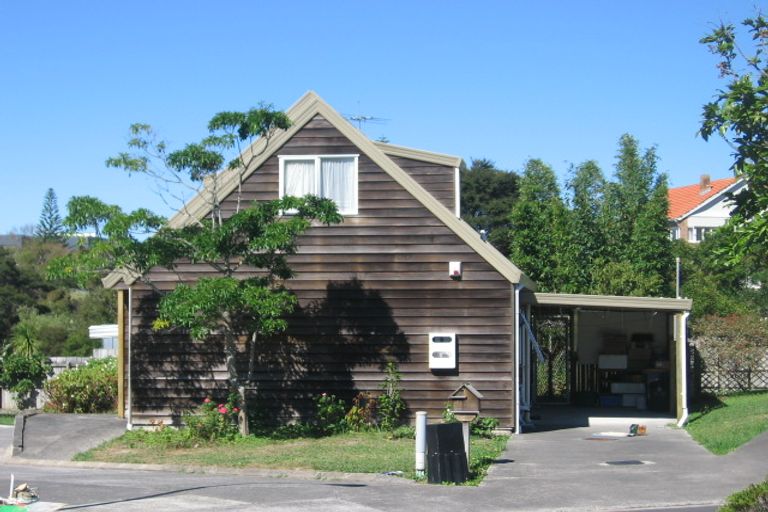 Photo of property in 23 Caspian Close, New Lynn, Auckland, 0600