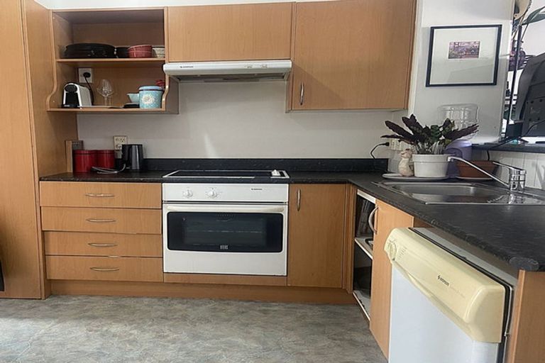 Photo of property in 6/3 Kelvin Grove, Te Aro, Wellington, 6011