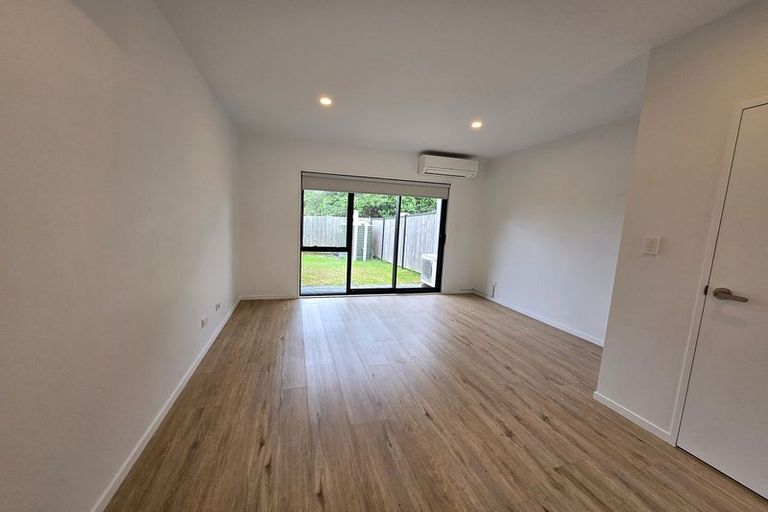 Photo of property in 5 Eileen Newey Place, Henderson, Auckland, 0612