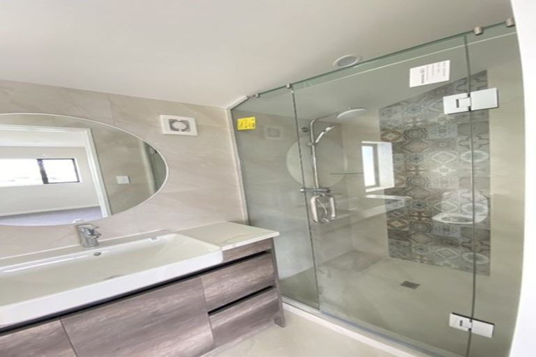 Photo of property in 21 Vazey Way, Hobsonville, Auckland, 0618