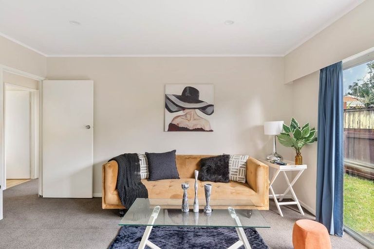 Photo of property in 2/94 Beaumonts Way, Manurewa, Auckland, 2102