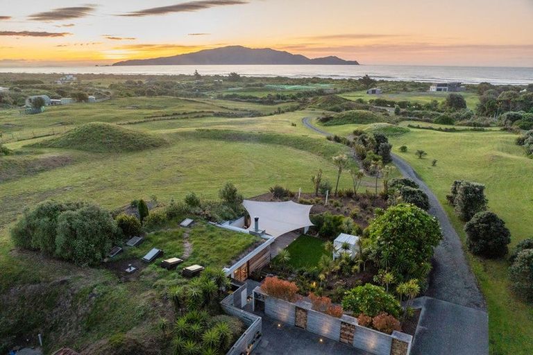Photo of property in 155 Paetawa Road, Peka Peka, Waikanae, 5391
