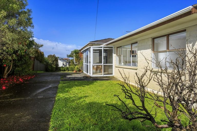 Photo of property in 2/22 Gordon Avenue, Milford, Auckland, 0620