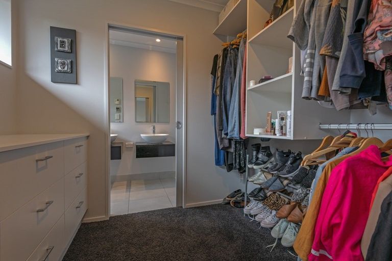 Photo of property in 17 Jensen Street, Hokowhitu, Palmerston North, 4410